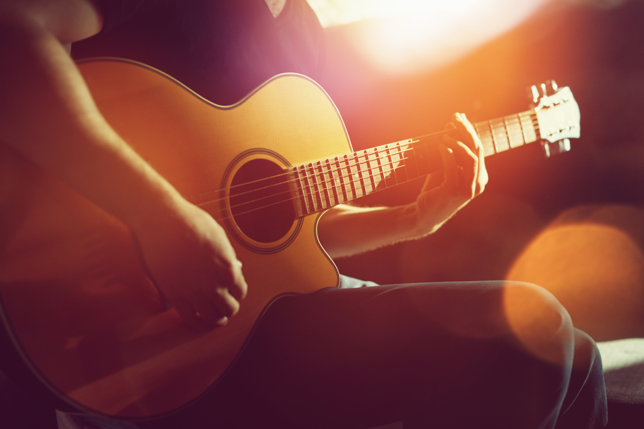 The history of the acoustic guitar - Insure4Music Blog - The